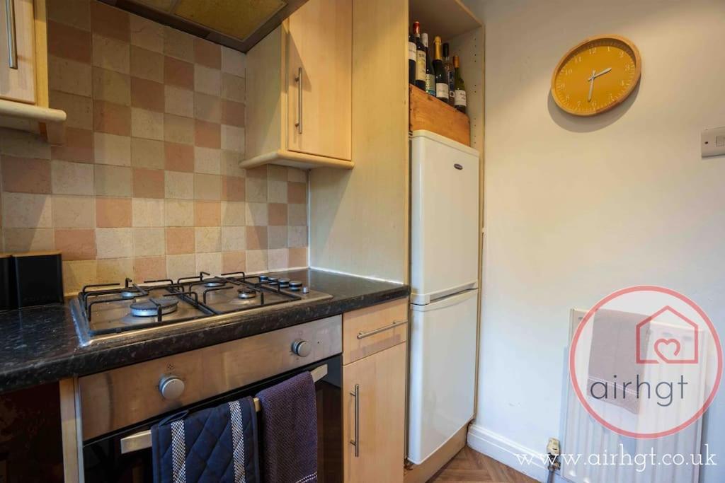 Stay With Airhgt @ Luxe Apartment In Central Harrogate Exterior photo